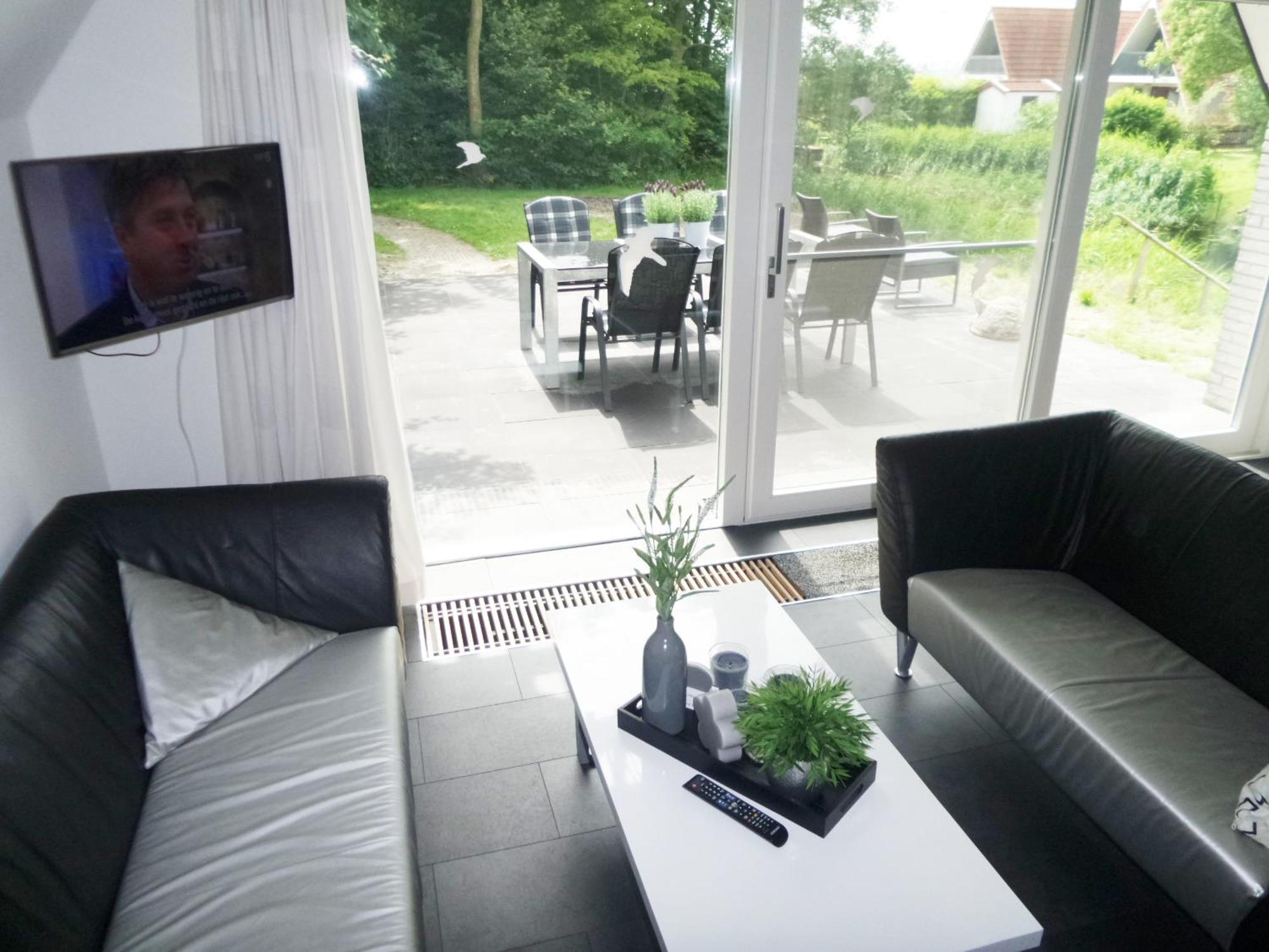 Sonnenhaus 6 Pers House With Sunny Terrace At A Typical Dutch Canal & By Lauwersmeer Lake. Anjum Exterior foto